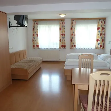 Pepi Gasthuis 3*